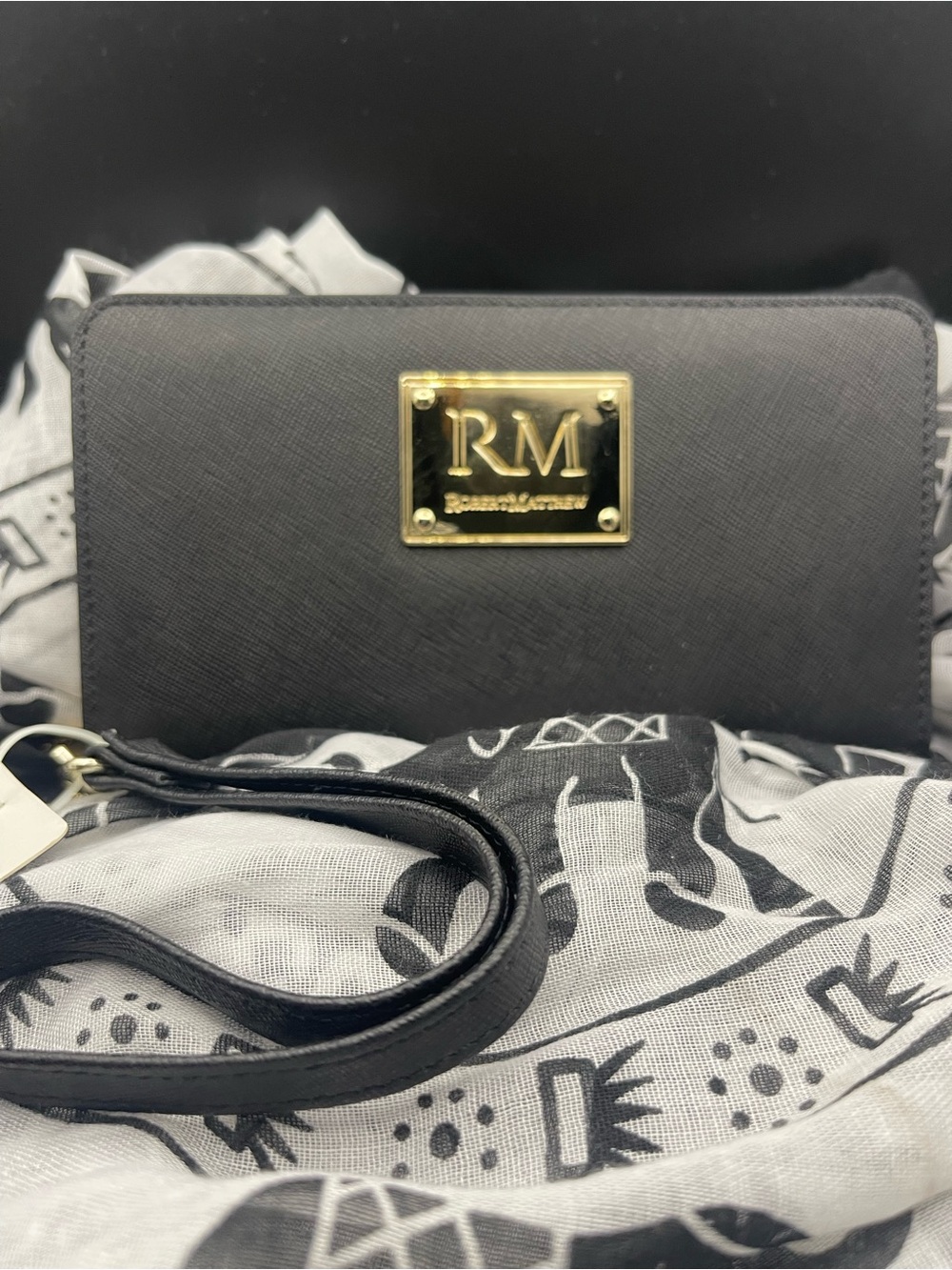 NWT Robert Matthew Aria Saffiano Leather Wristlet Black Wallet 7”L x4”W 24K GP